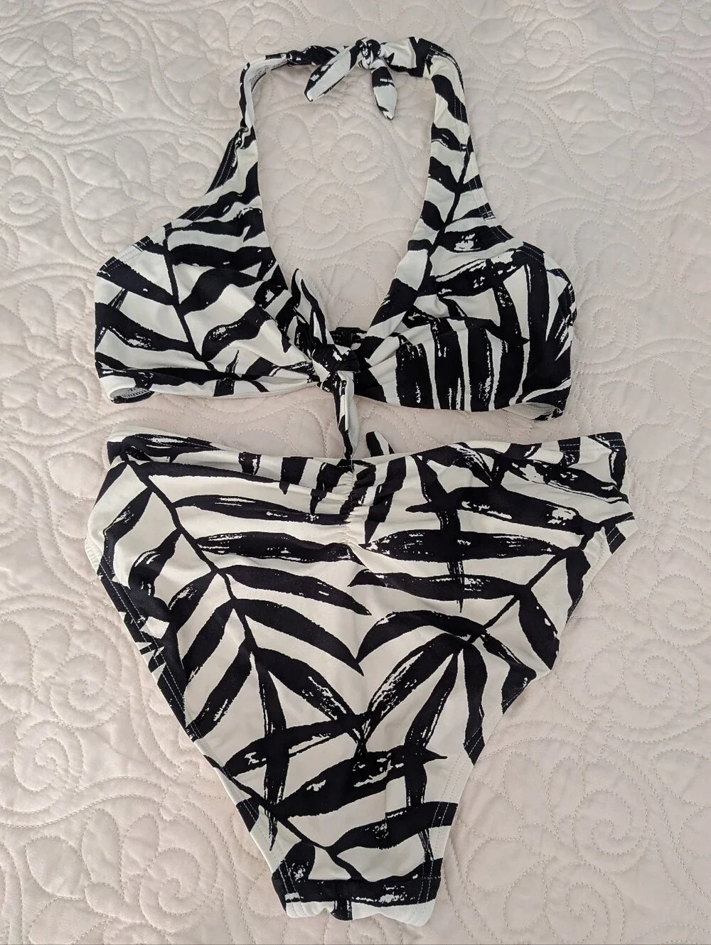 Carmen Marc Valvo make statement